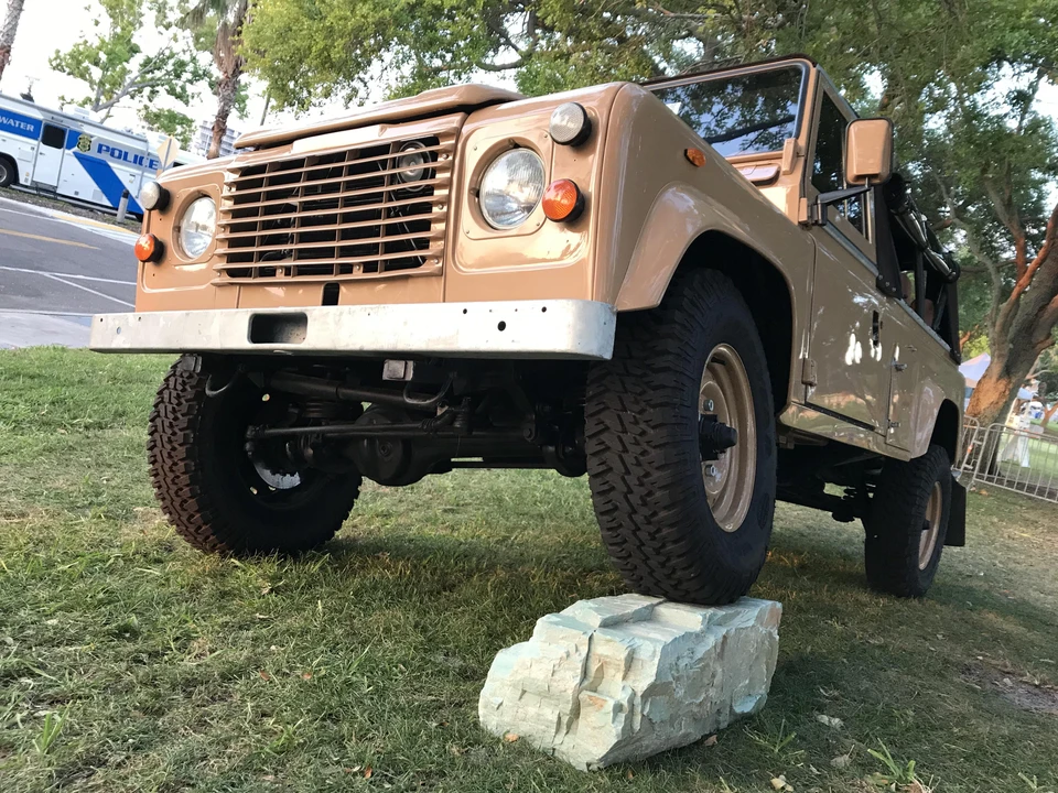 1987 Land Rover Defender 110 - Image 6 of 30