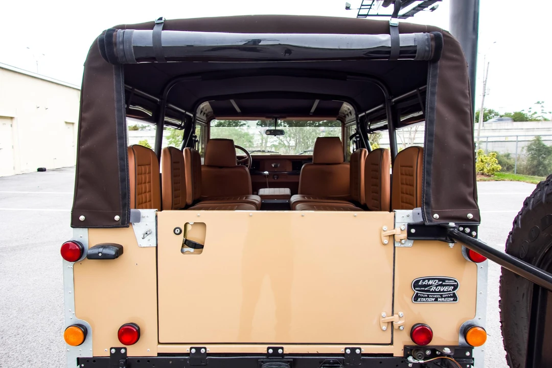 1987 Land Rover Defender 110 - Image 11 of 30