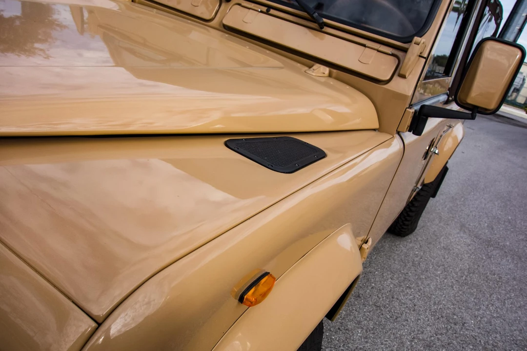 1987 Land Rover Defender 110 - Image 16 of 30