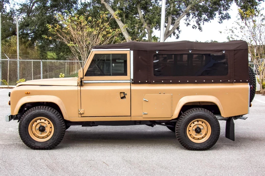 1987 Land Rover Defender 110 - Image 3 of 30