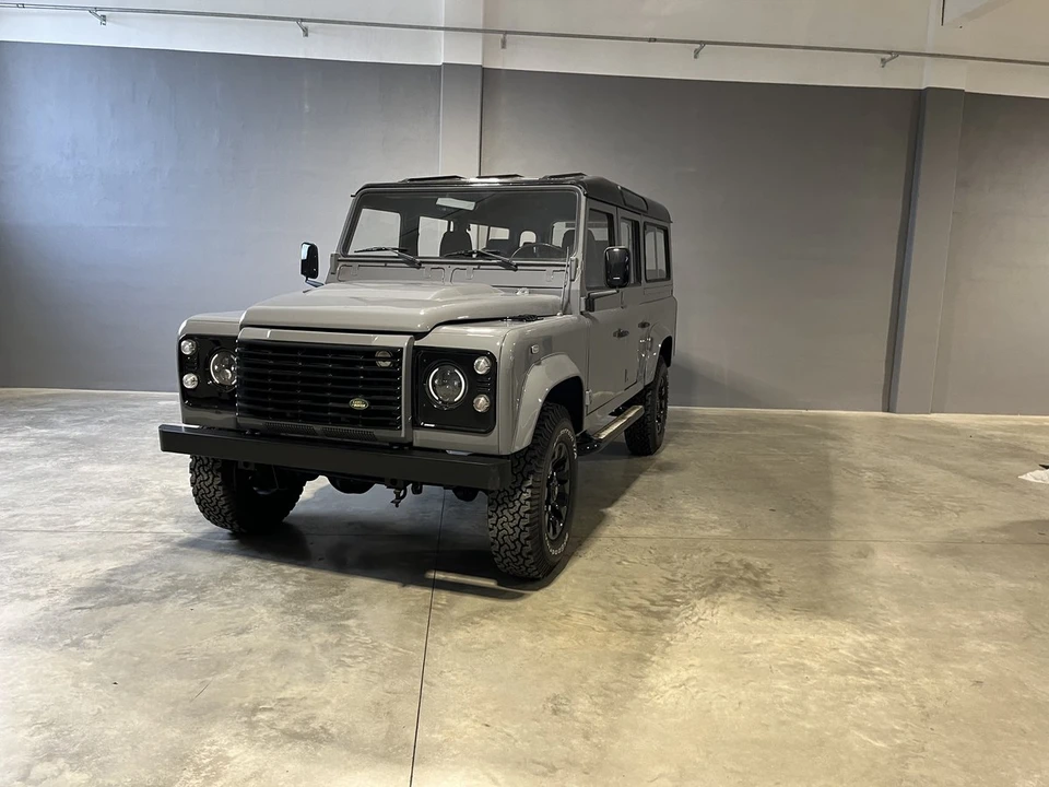 1987 Land Rover Defender 110 - Image 17 of 30