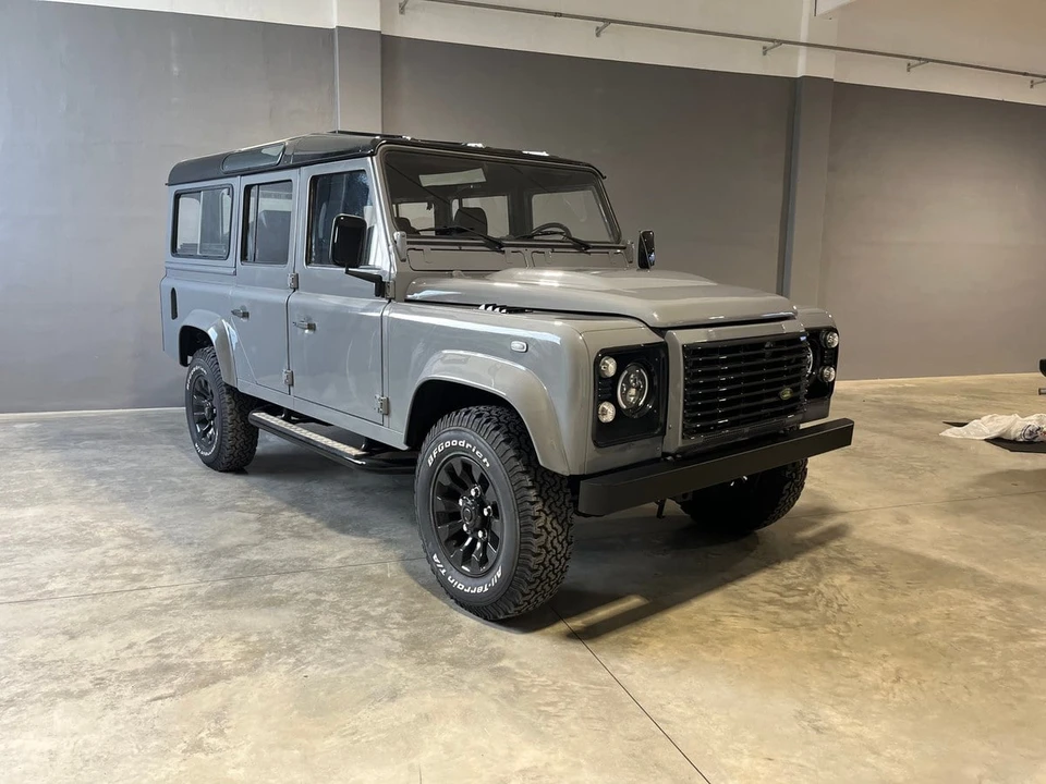 1987 Land Rover Defender 110 - Image 6 of 30