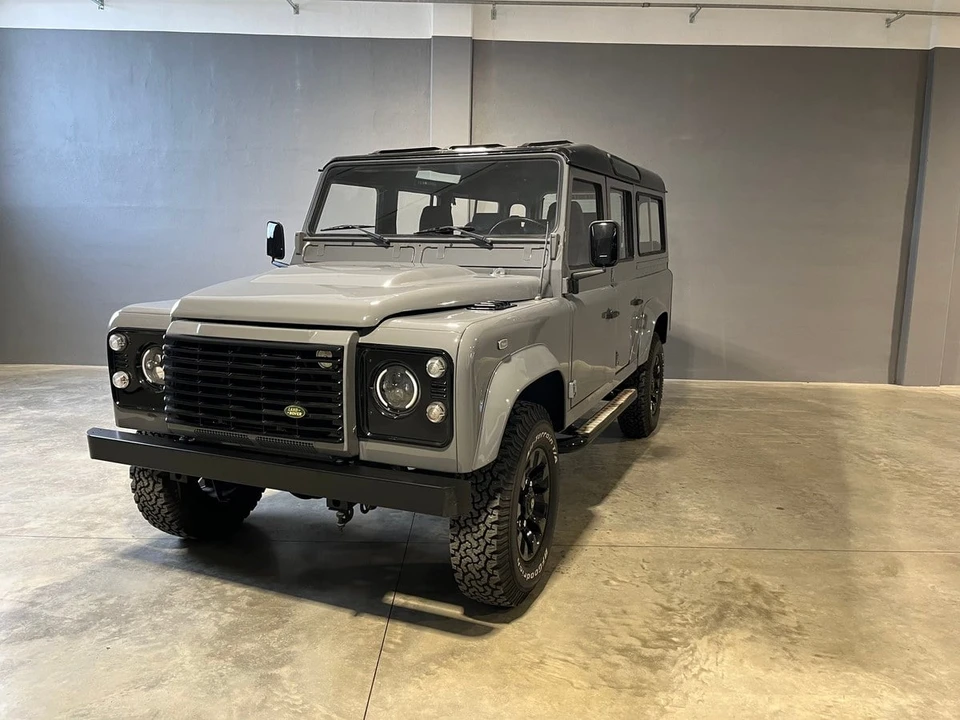 1987 Land Rover Defender 110 - Image 13 of 30