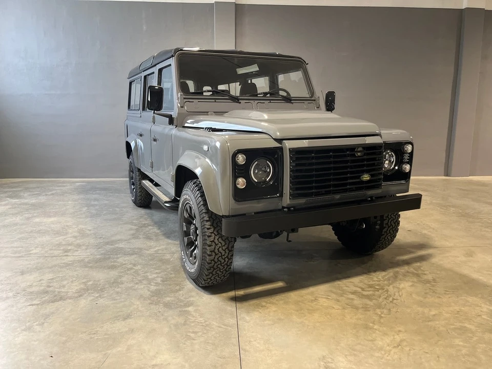 1987 Land Rover Defender 110 - Image 8 of 30