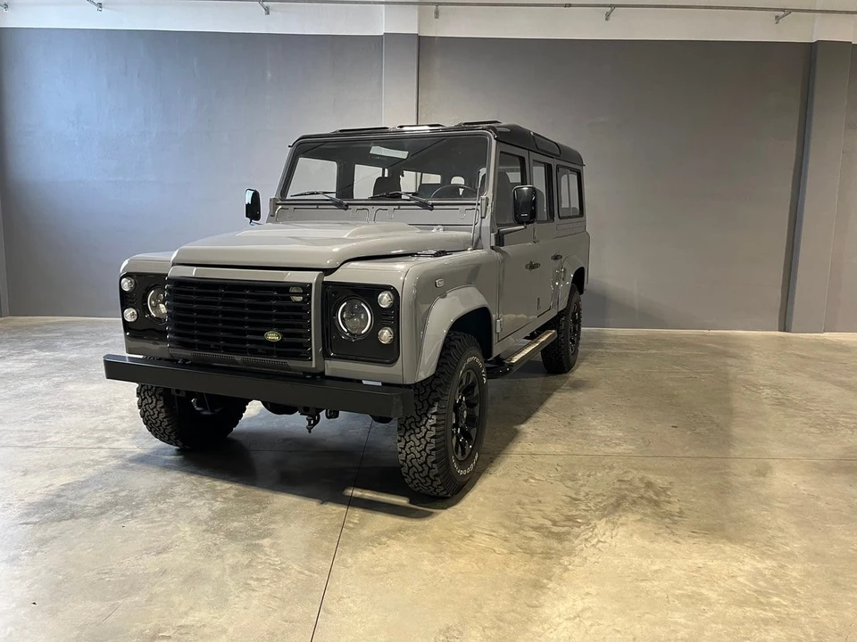 1987 Land Rover Defender 110 - Image 10 of 30