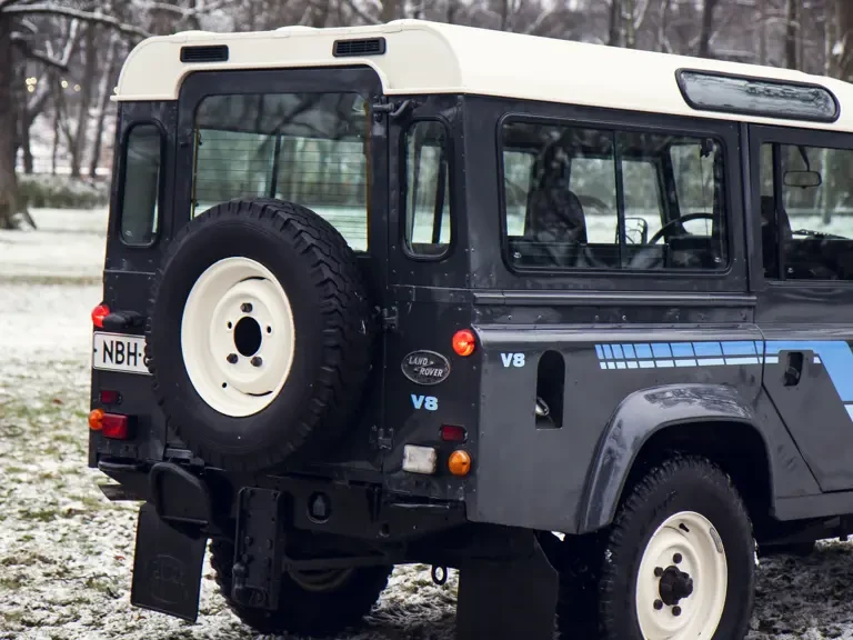 1987 Land Rover Defender 110 - Image 17 of 31