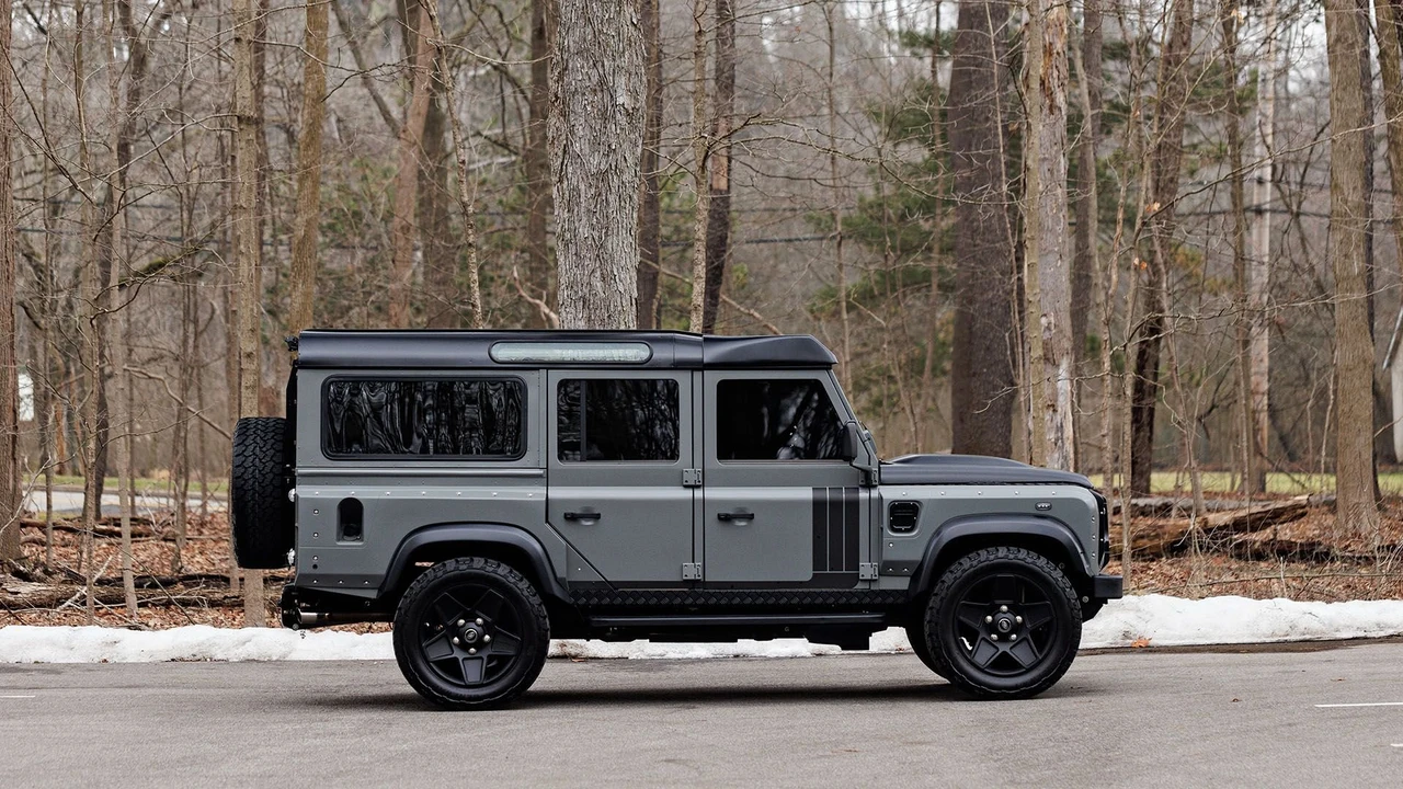 1987 Land Rover Defender 110 - Image 2 of 31