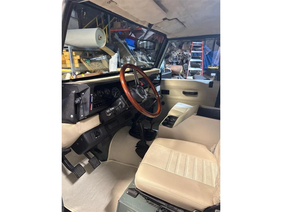 1987 Land Rover Defender 110 - Image 7 of 18