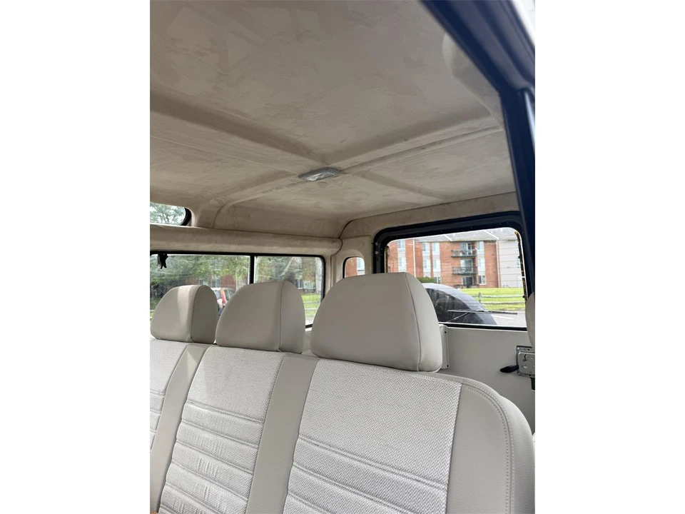 1987 Land Rover Defender 110 - Image 9 of 18