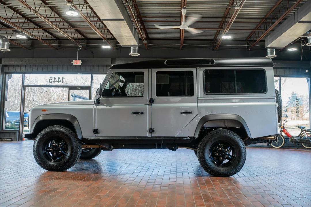 1987 Land Rover Defender 110 - Image 8 of 31