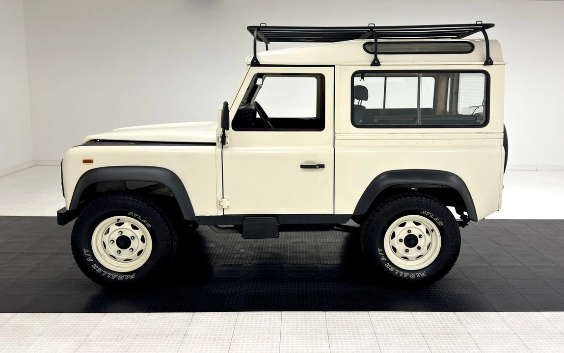 1987 Land Rover Defender 90 - Image 2 of 21