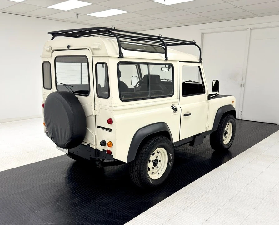 1987 Land Rover Defender 90 - Image 5 of 21