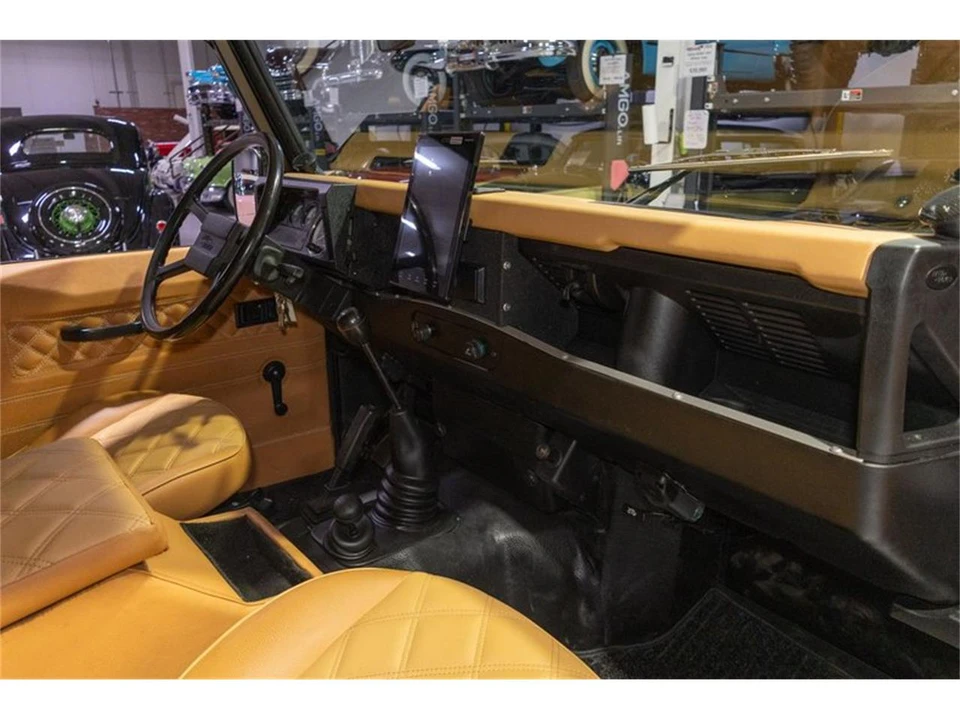 1987 Land Rover Defender 90 - Image 2 of 31