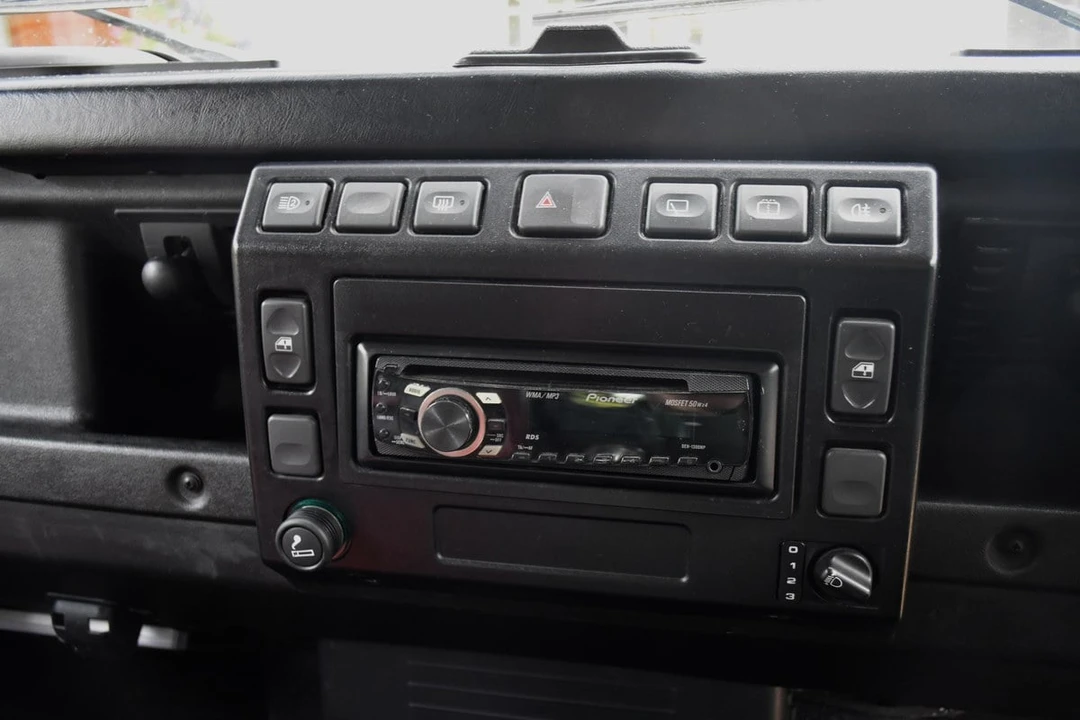1987 Land Rover Defender 90 - Image 21 of 30