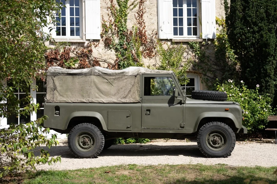 1987 Land Rover Defender 110 - Image 2 of 30