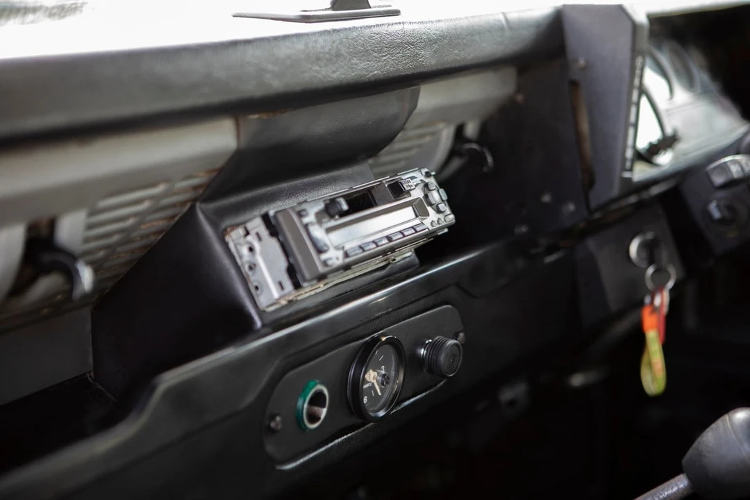 1987 Land Rover Defender 110 - Image 28 of 30