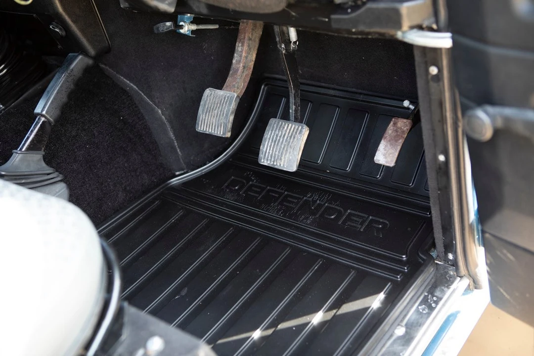 1987 Land Rover Defender 110 - Image 26 of 30