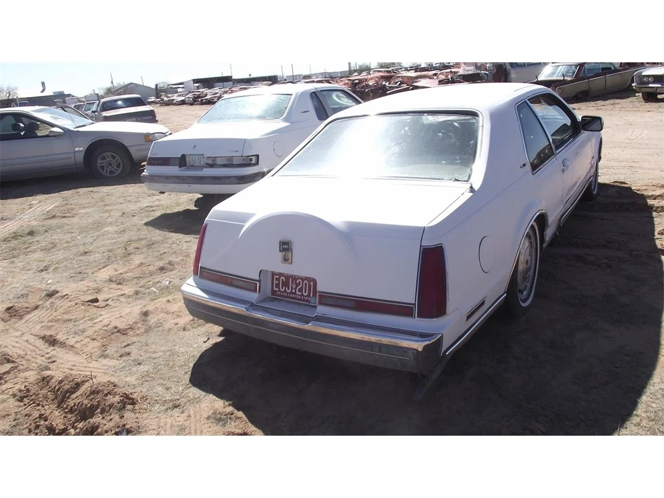 1987 Lincoln Continental 7th Gen - Image 2 of 2