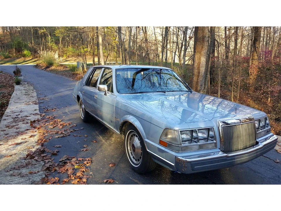 1987 Lincoln Continental 7th Gen - Image 5 of 19