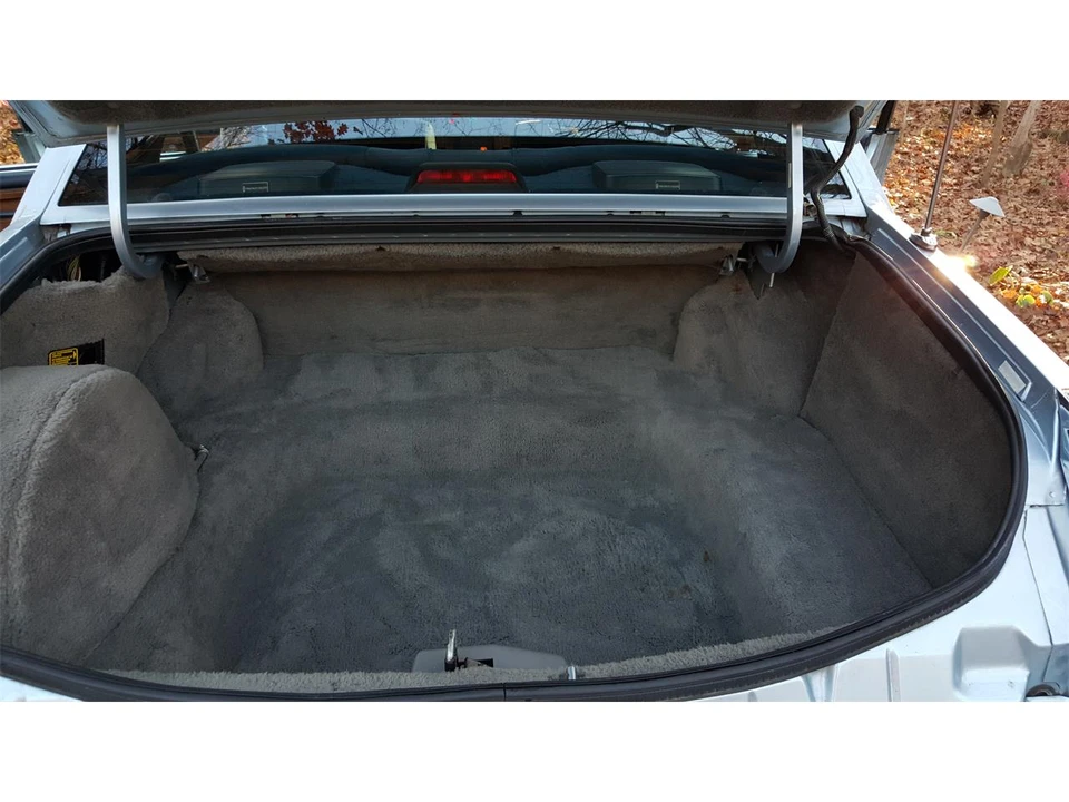 1987 Lincoln Continental 7th Gen - Image 10 of 19