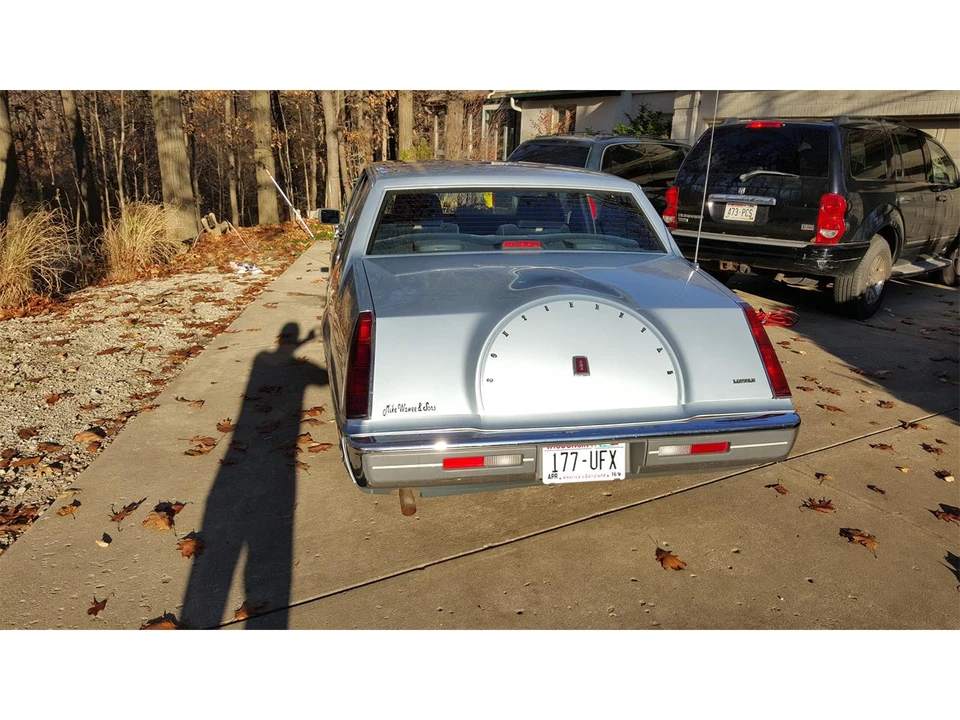 1987 Lincoln Continental 7th Gen - Image 8 of 19