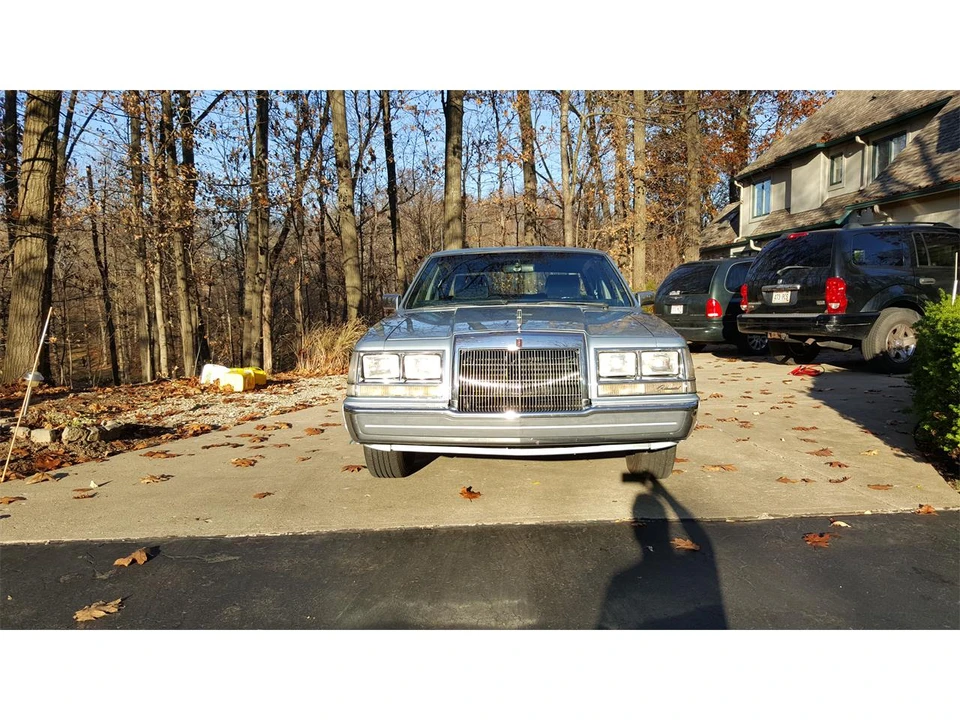 1987 Lincoln Continental 7th Gen - Image 4 of 19