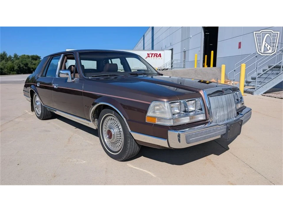 1987 Lincoln Continental 7th Gen - Image 21 of 31
