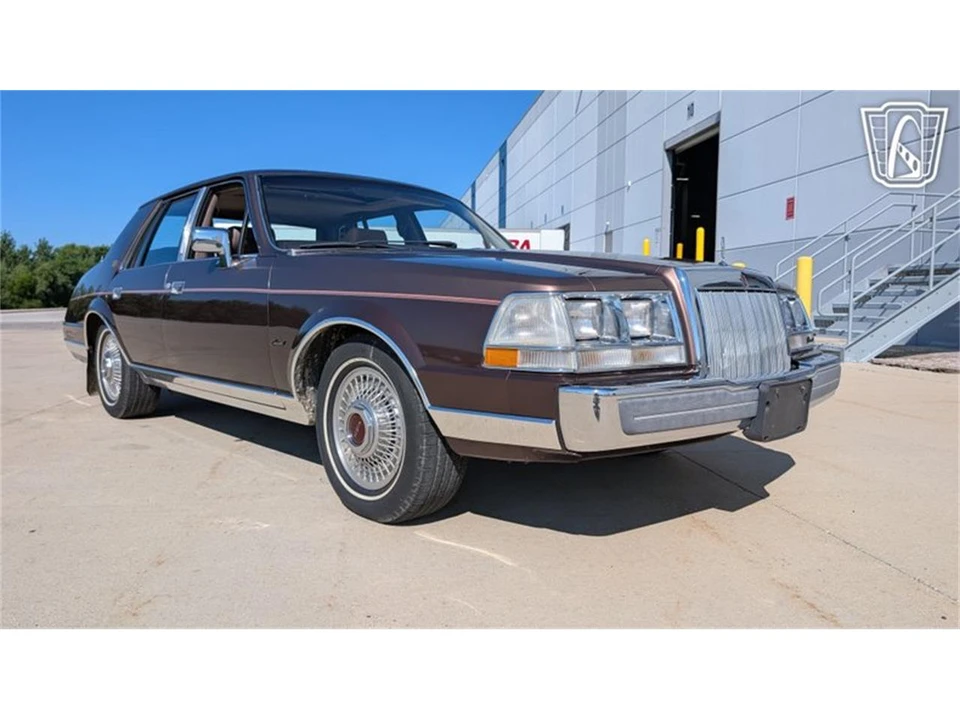 1987 Lincoln Continental 7th Gen - Image 22 of 31