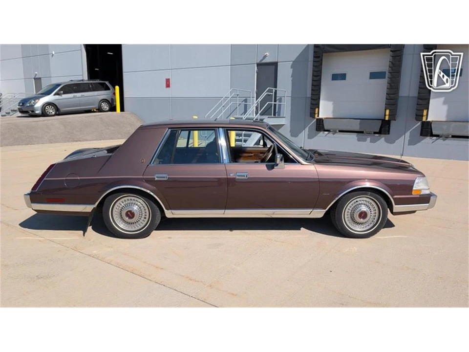 1987 Lincoln Continental 7th Gen - Image 17 of 31