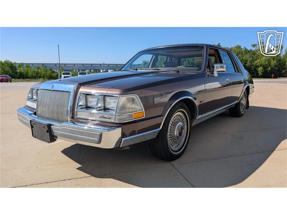 1987 Lincoln Continental 7th Gen - Image 3 of 31