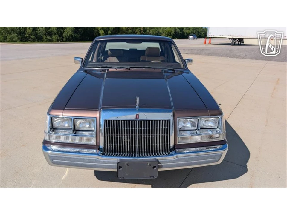 1987 Lincoln Continental 7th Gen - Image 23 of 31