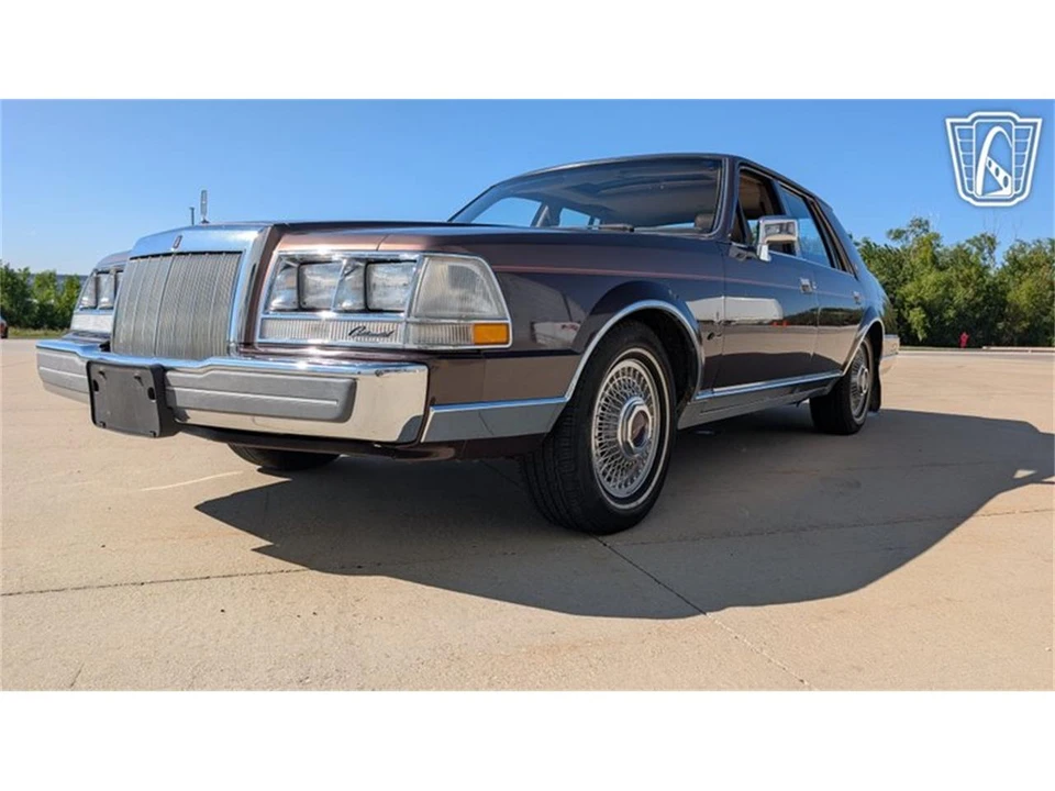 1987 Lincoln Continental 7th Gen - Image 4 of 31