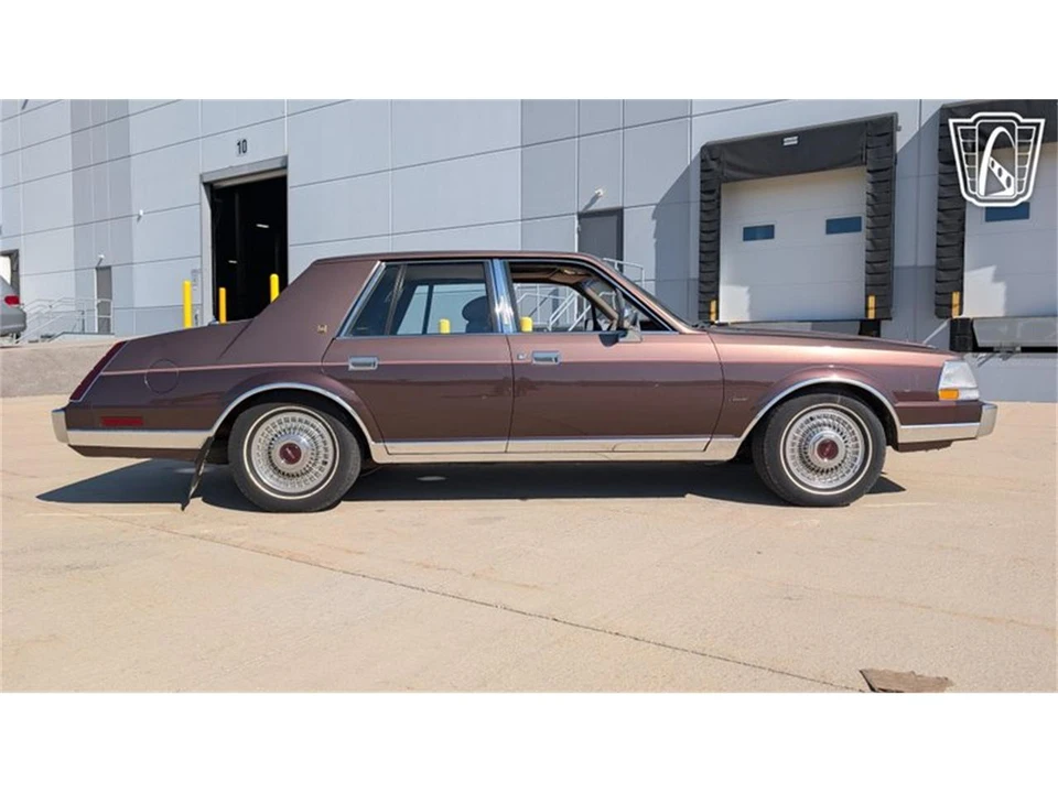 1987 Lincoln Continental 7th Gen - Image 19 of 31