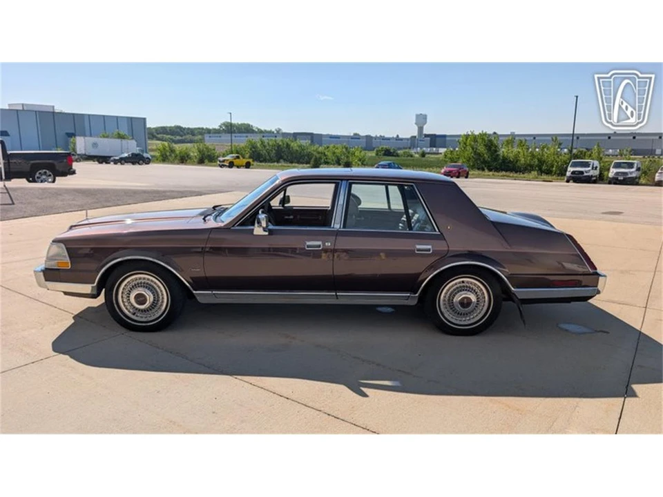 1987 Lincoln Continental 7th Gen - Image 5 of 31