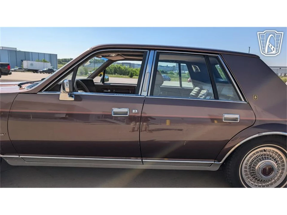 1987 Lincoln Continental 7th Gen - Image 30 of 31