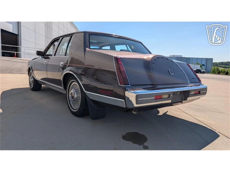 1987 Lincoln Continental 7th Gen - Image 10 of 31
