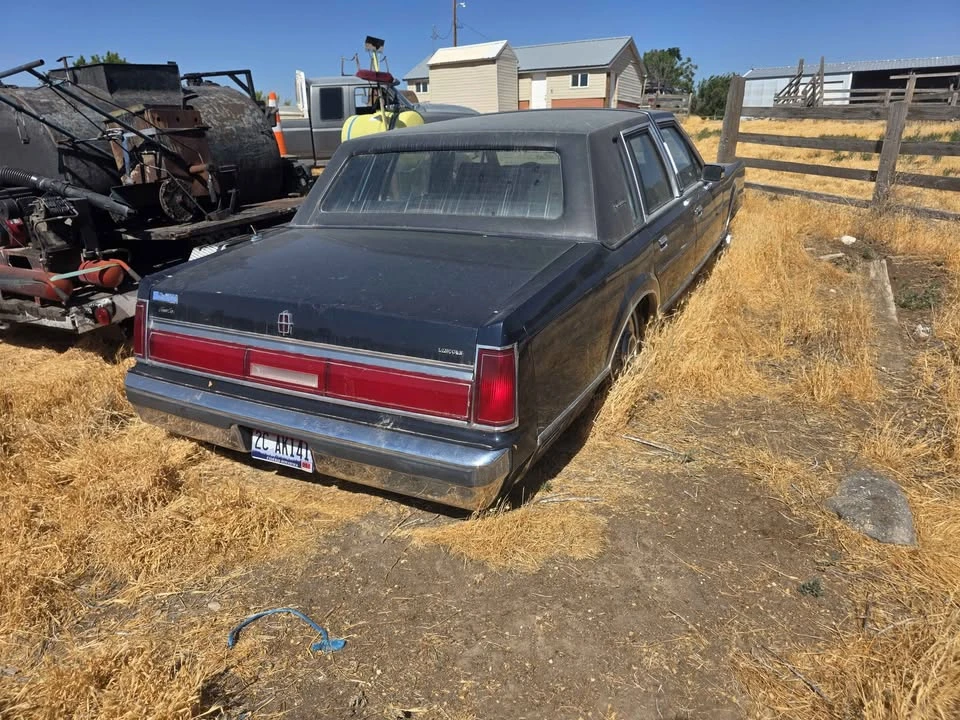 1987 Lincoln Continental 7th Gen - Image 3 of 9