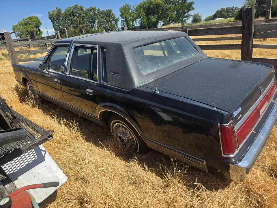 1987 Lincoln Continental 7th Gen - Image 4 of 9