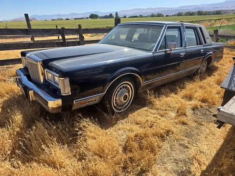 1987 Lincoln Continental Black Label Sedan 4D