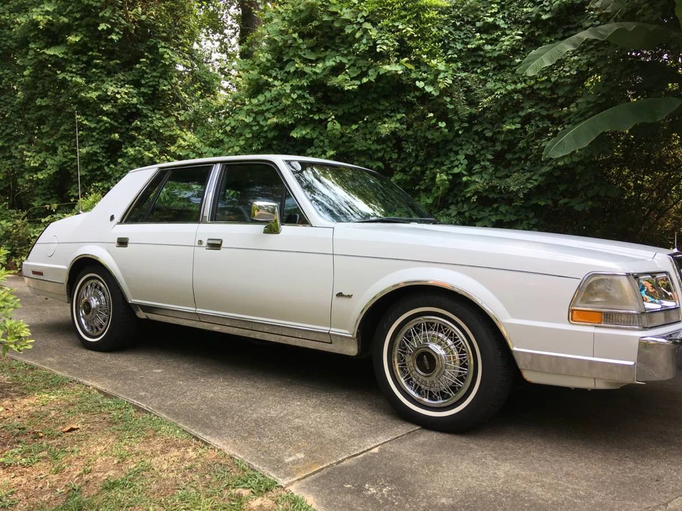 1987 Lincoln Continental 7th Gen - Image 5 of 11