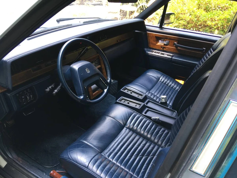 1987 Lincoln Continental 7th Gen - Image 4 of 11