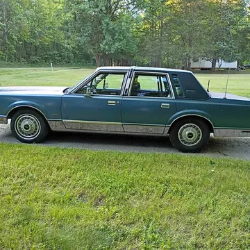 1987 Lincoln Continental Sedan 4D