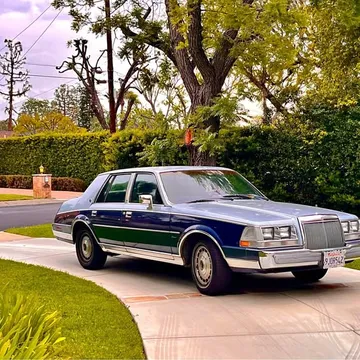 1987 Lincoln Continental Sedan 4D
