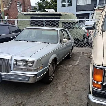 1987 Lincoln Continental Sedan 4D