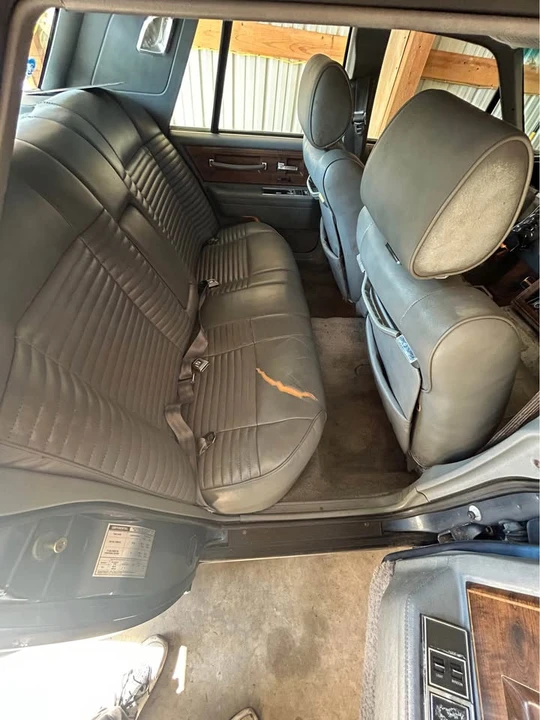 1987 Lincoln Continental 7th Gen - Image 16 of 20