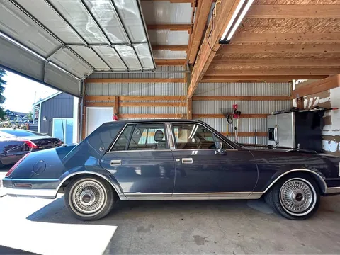 1987 Lincoln Continental Sedan 4D