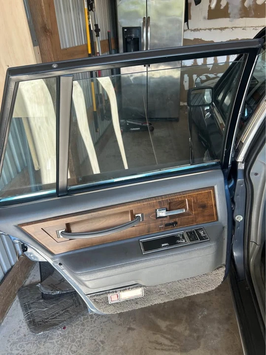 1987 Lincoln Continental 7th Gen - Image 15 of 20