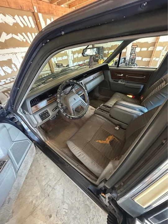 1987 Lincoln Continental 7th Gen - Image 11 of 20