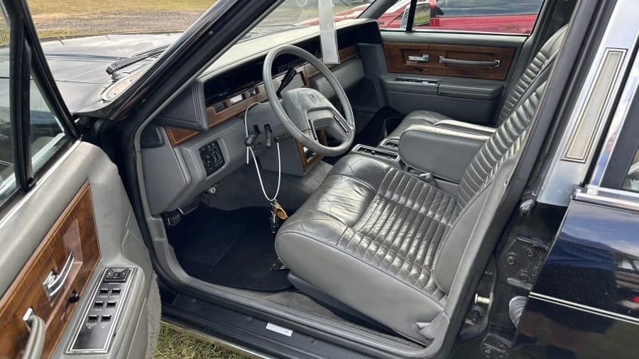 1987 Lincoln Continental 7th Gen - Image 5 of 6