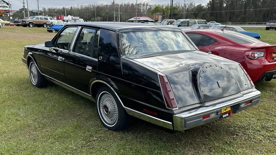 1987 Lincoln Continental 7th Gen - Image 2 of 6